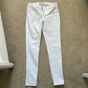 ABERCROMBIE & FITCH White Skinny Jeans